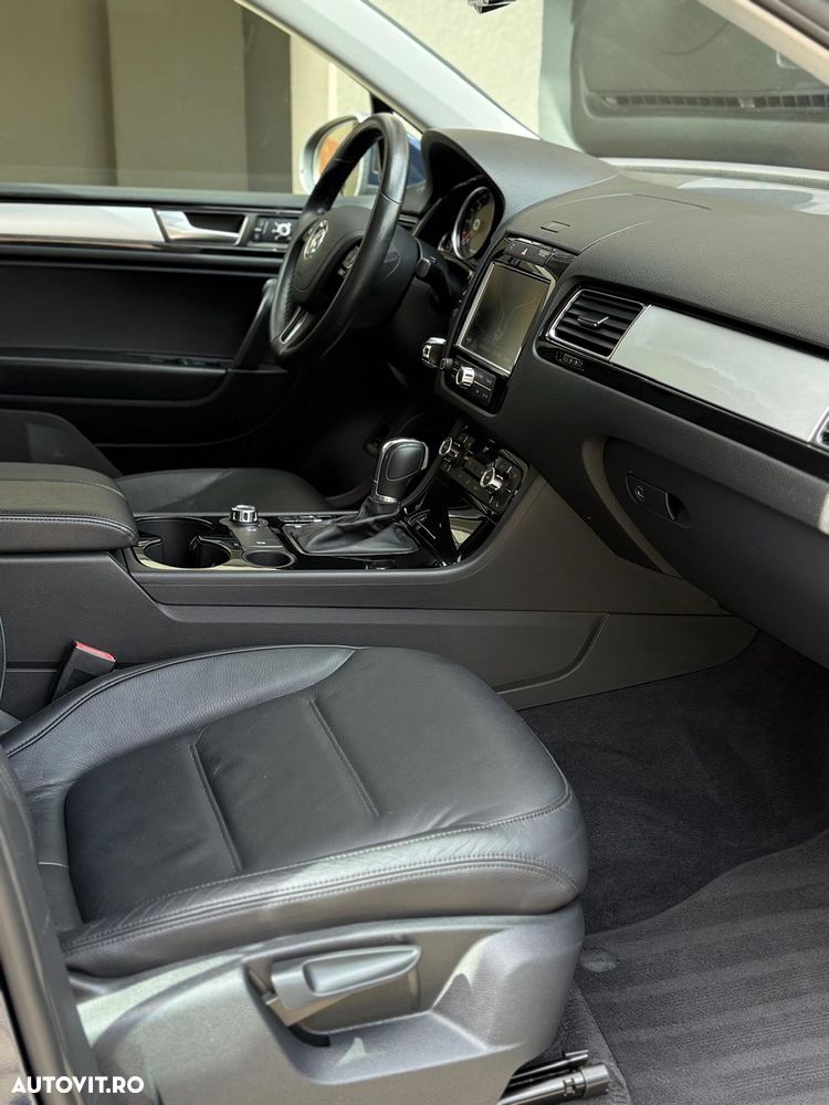 Volkswagen Touareg - 11