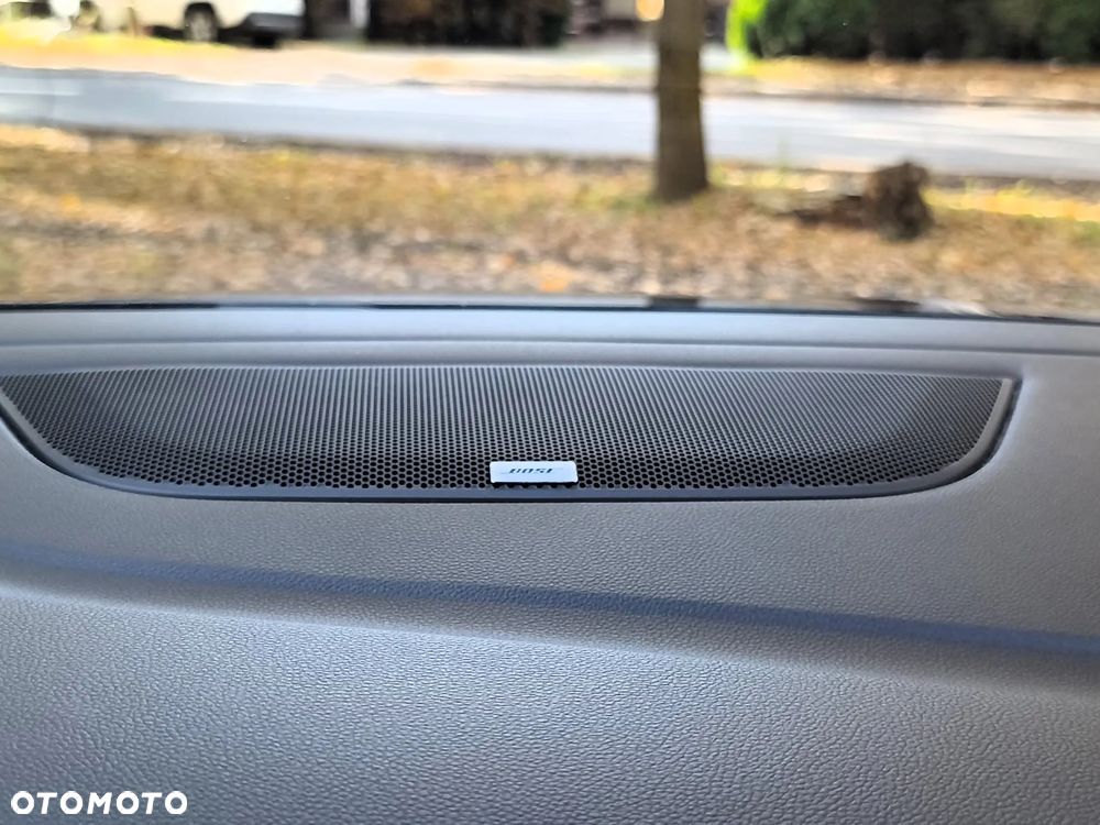 Renault Megane ENERGY TCe 205 EDC GT - 13