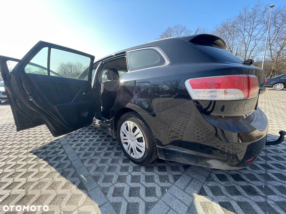 Toyota Avensis 1.8 Sol - 8