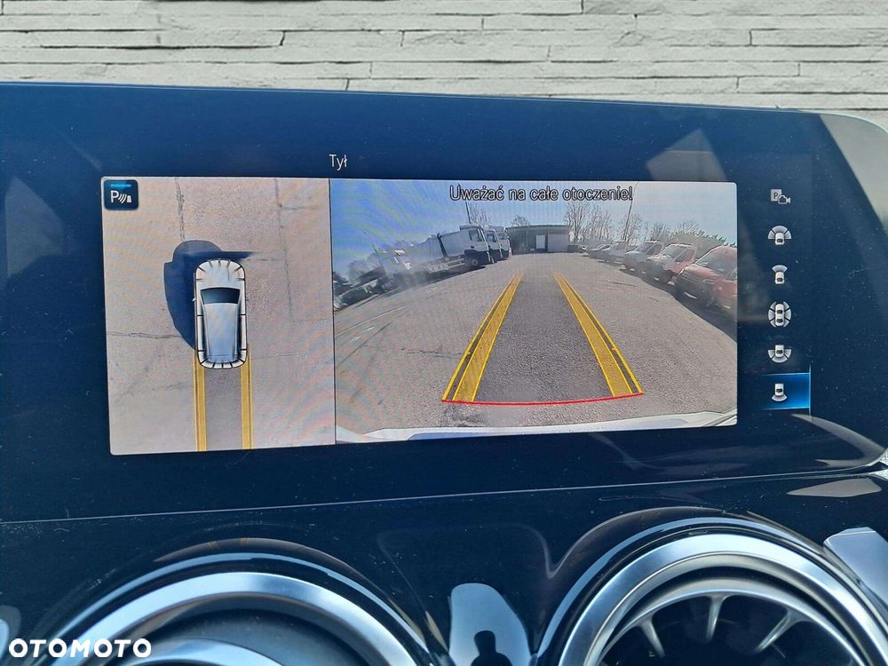 Mercedes-Benz GLB 200 AMG Line 7G-DCT - 15