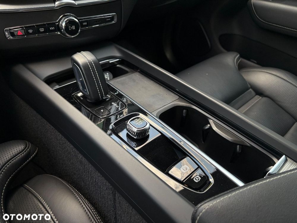 Volvo XC 60 - 32