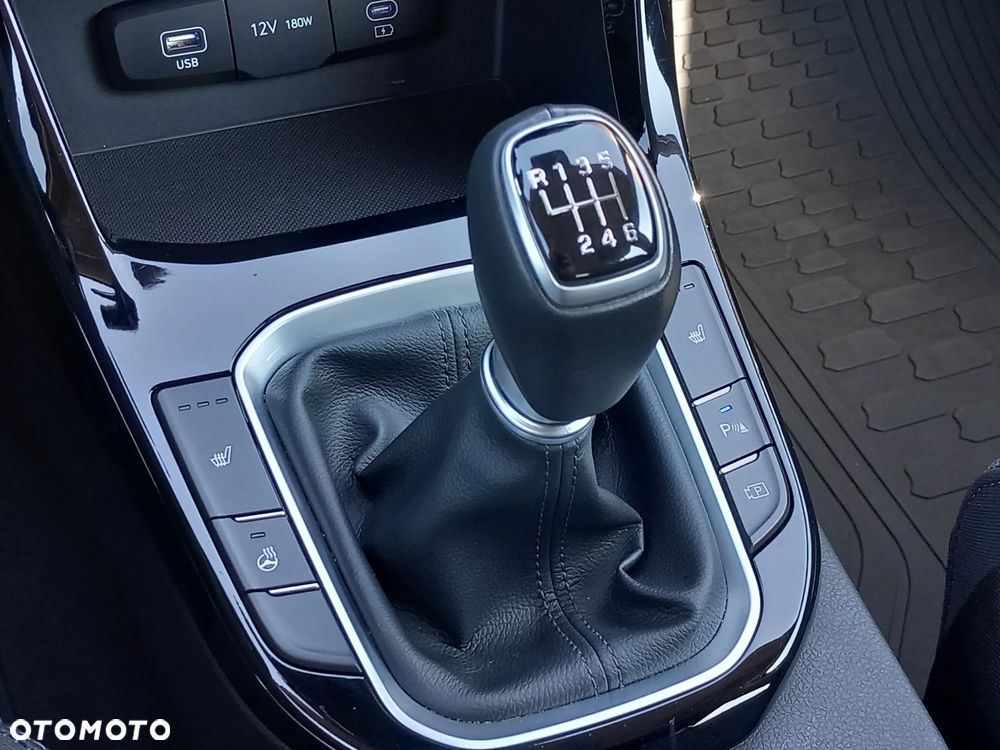 Hyundai i30 1.5 DPI Pure - 18