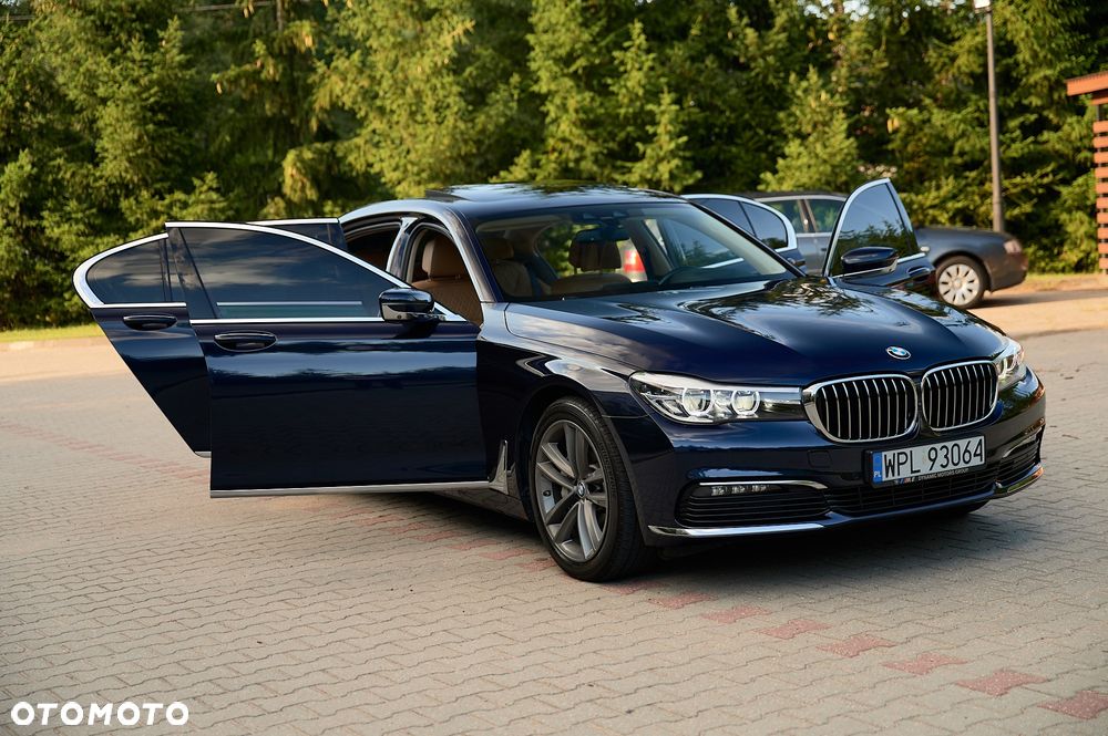 BMW Seria 7 740Li - 25