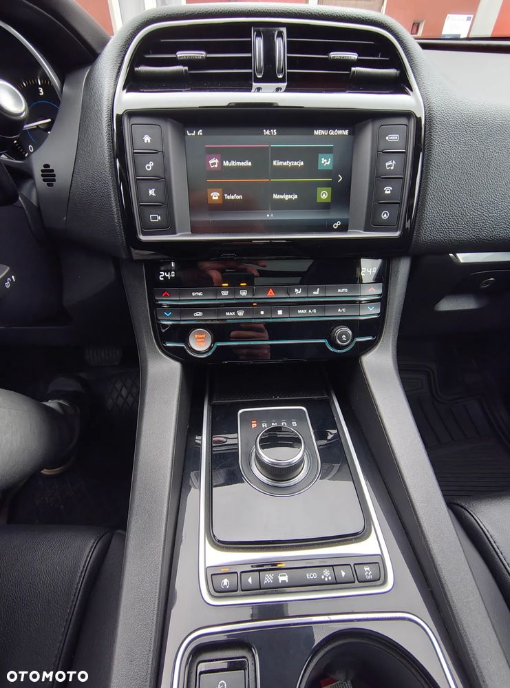 Jaguar F-Pace 20d AWD R-Sport Ingenium Edition - 11