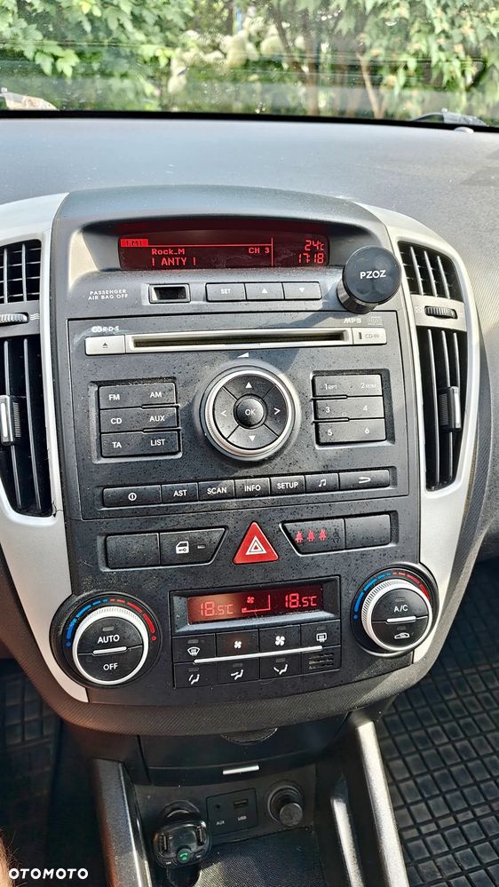 Kia Ceed 1.6 Comfort + - 16