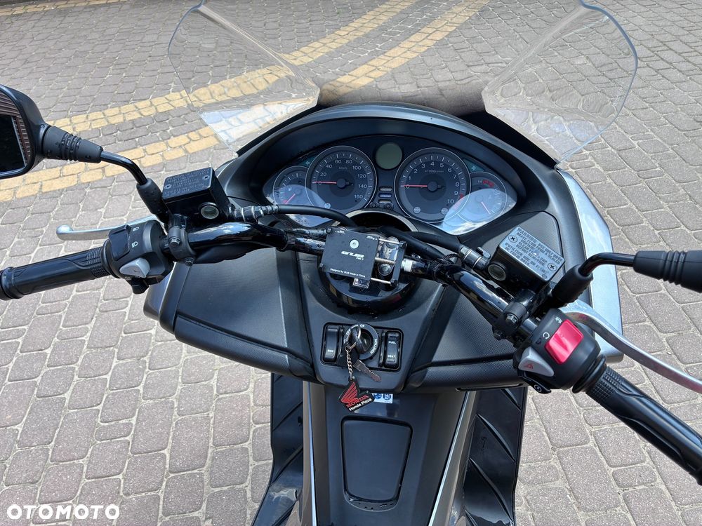 Honda NSS - 19