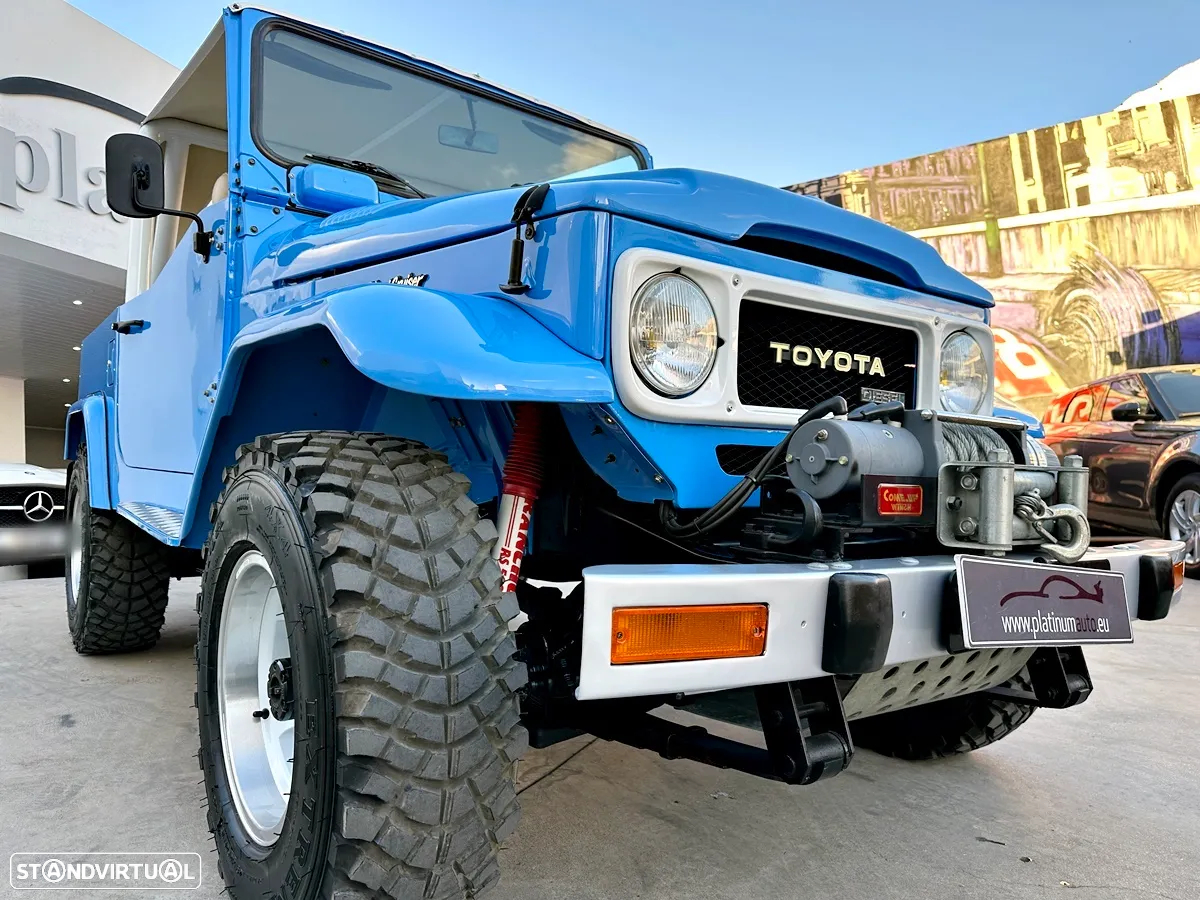 Toyota Land Cruiser - 31