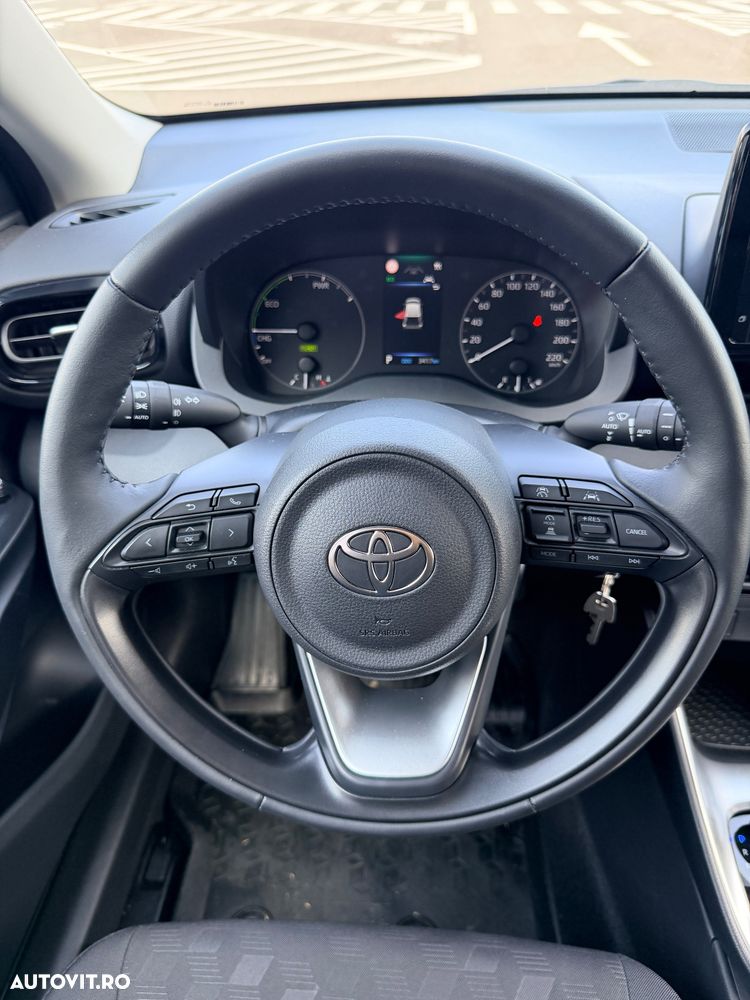 Toyota Yaris 1.5 VVT-i HSD Active - 17
