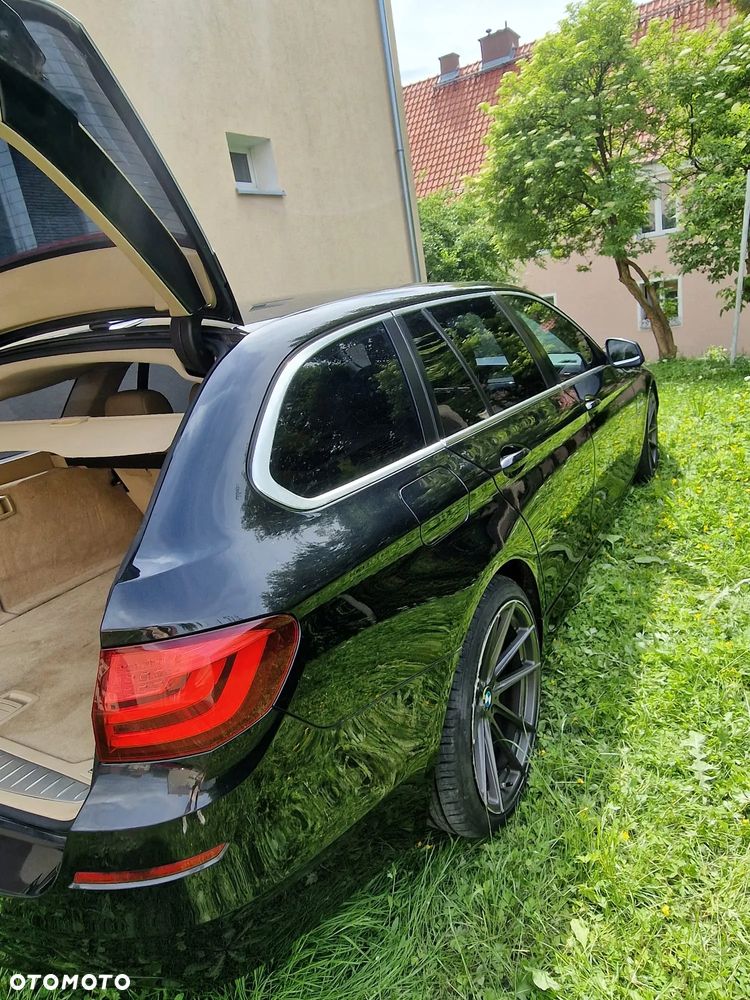BMW Seria 5 525d xDrive - 21