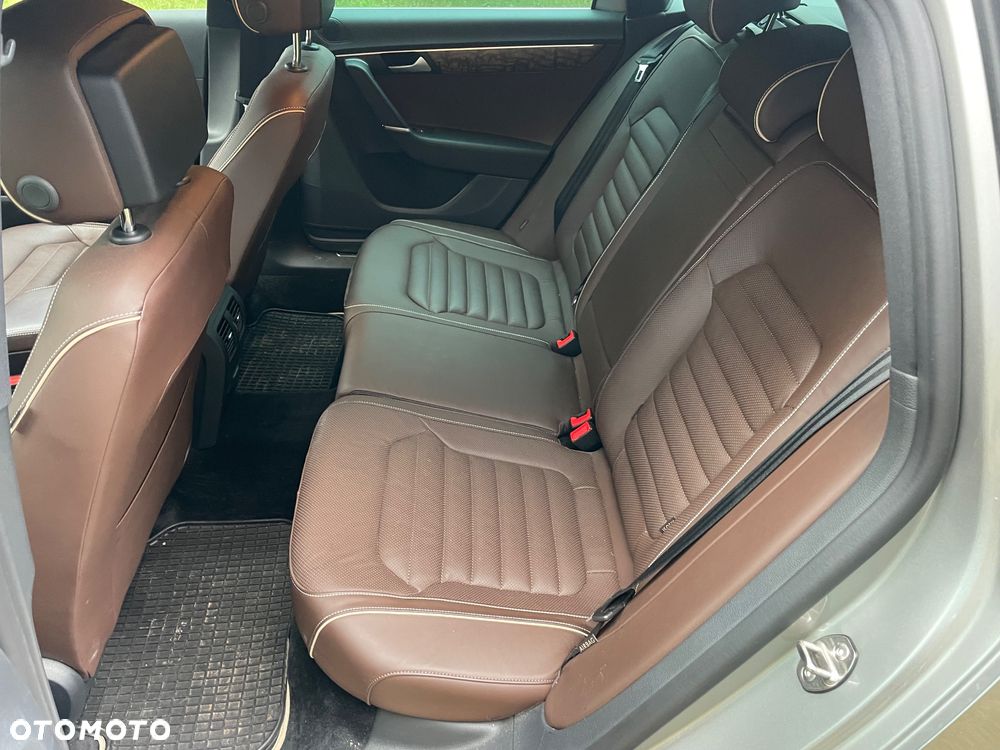 Volkswagen Passat 2.0 TSI Highline DSG - 22