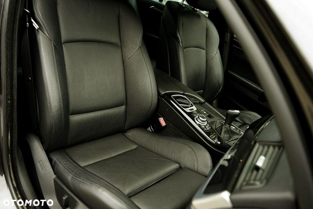 BMW Seria 5 525d - 22
