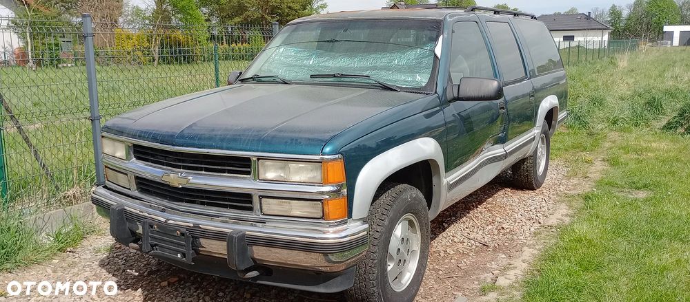Chevrolet Suburban - 4