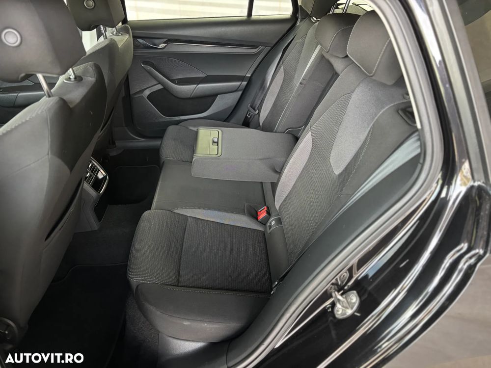Skoda Octavia 2.0 TDI DSG Ambition - 31
