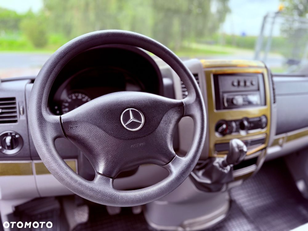 Mercedes-Benz Sprinter - 10
