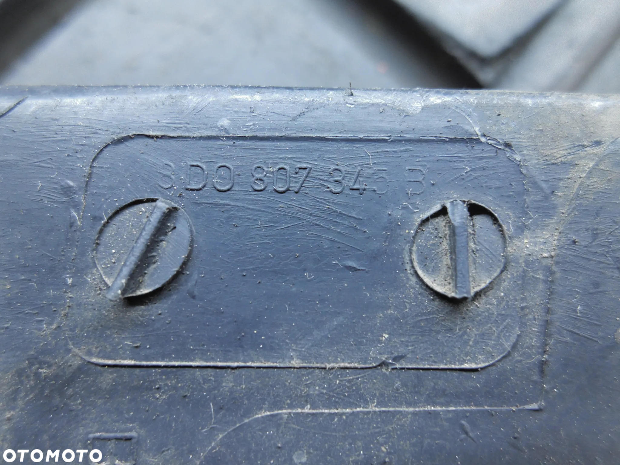 KRATKA ZDERZAKA LEWY PRZÓD AUDI A4 B5 8D0807345B - 3