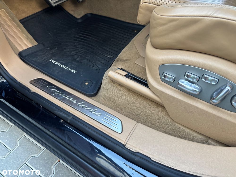 Porsche Cayenne - 16