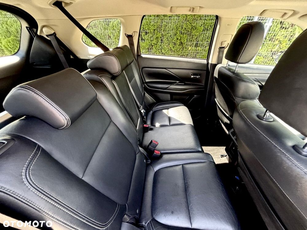 Mitsubishi Outlander 2.0 Intense + Navi 4WD CVT - 19