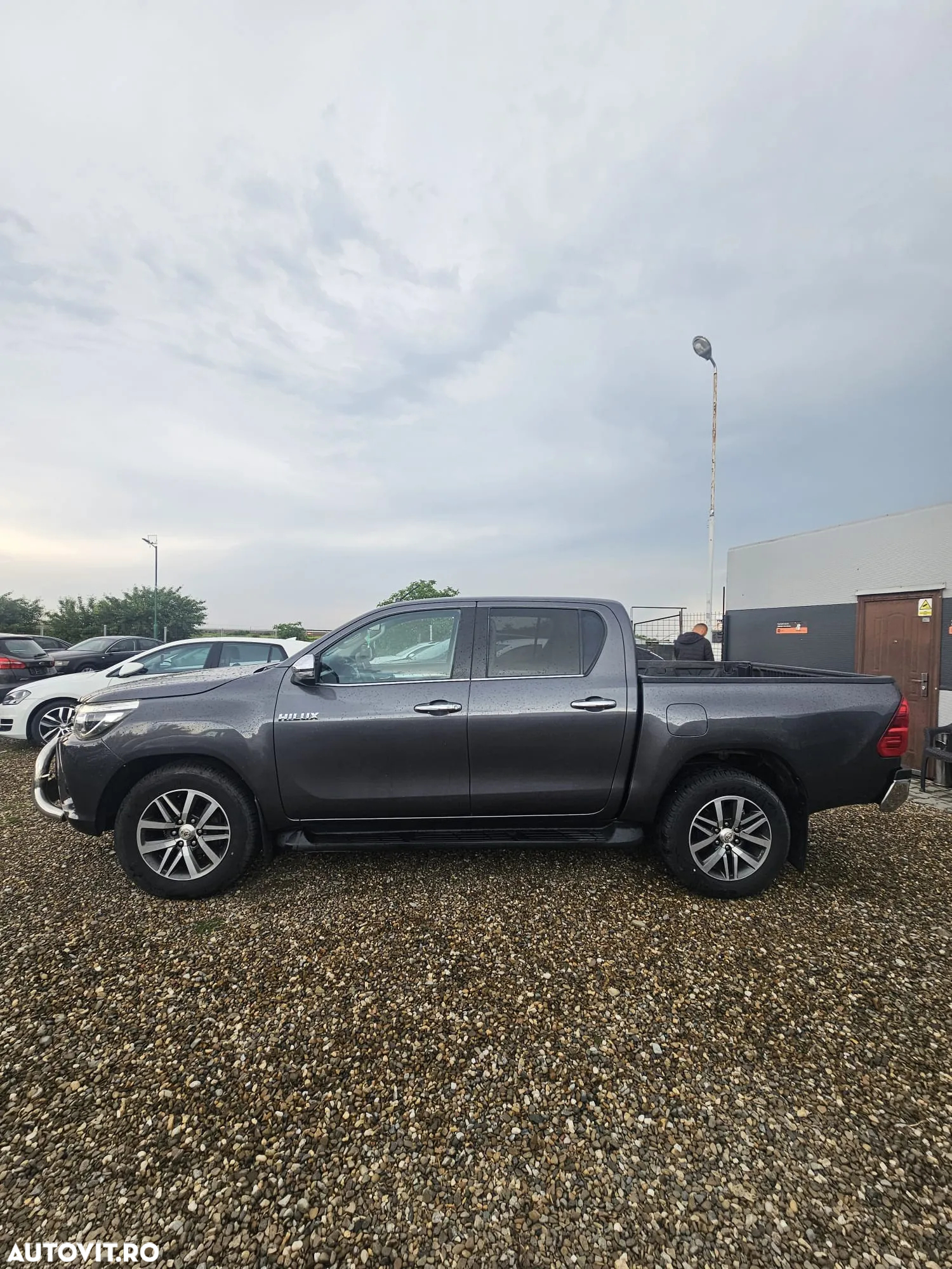 Toyota Hilux - 2