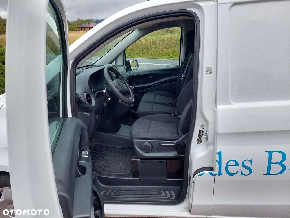 Mercedes-Benz VITO 111 - 12