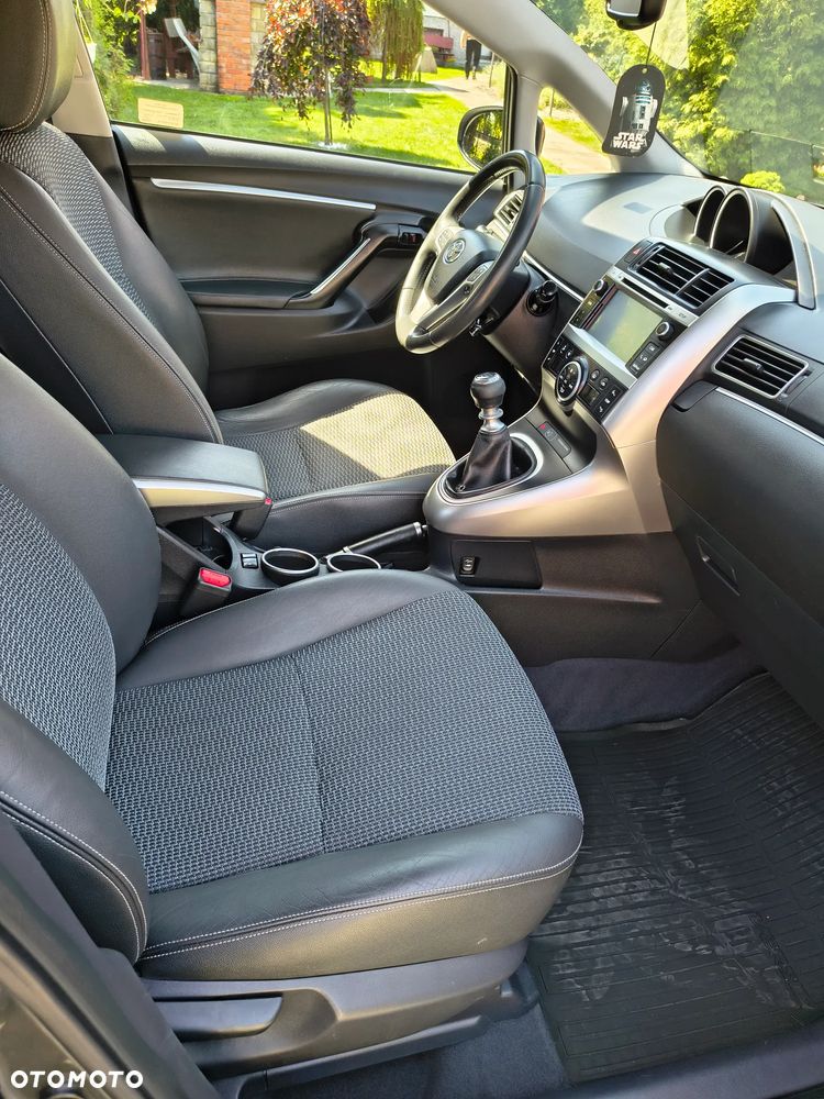 Toyota Verso 1.6 D-4D Premium 7os - 11
