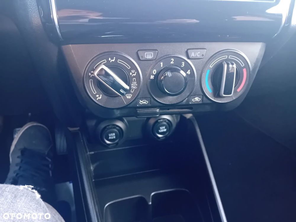 Suzuki Swift 1.2 Dualjet Allgrip Comfort - 27