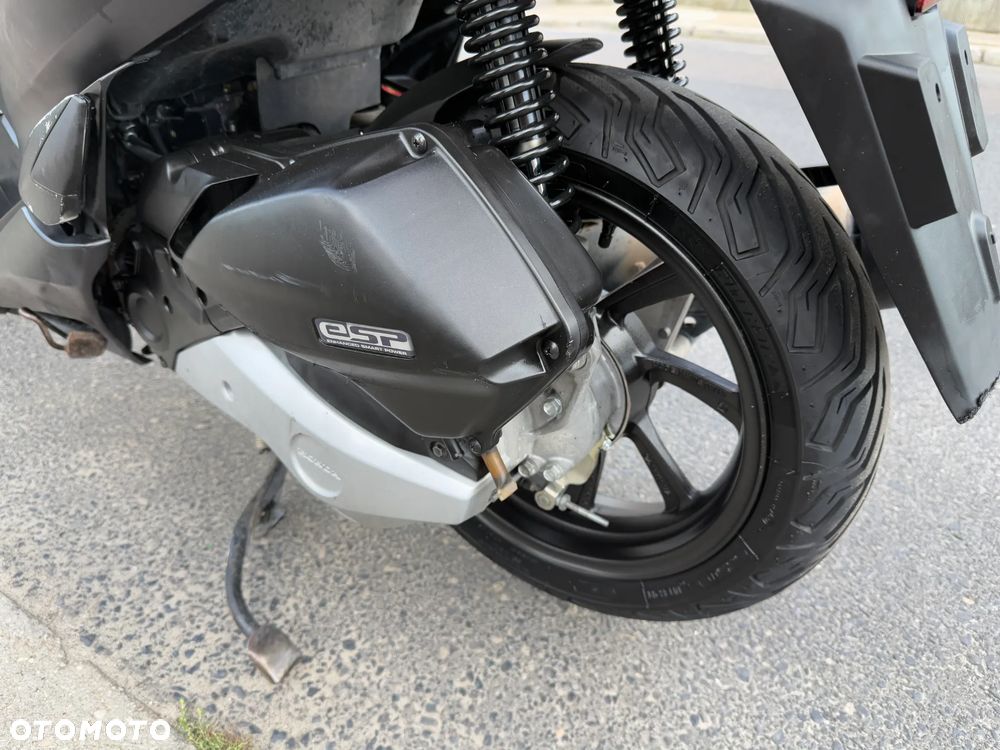Honda PCX - 12