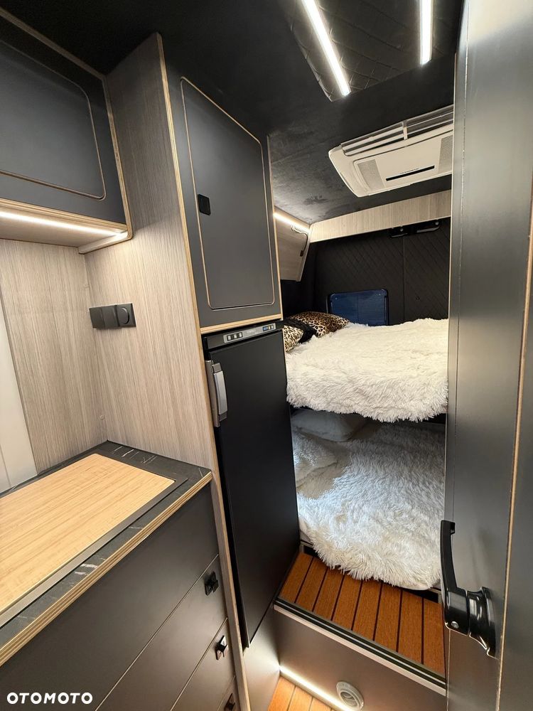 Mercedes-Benz Sprinter - 10