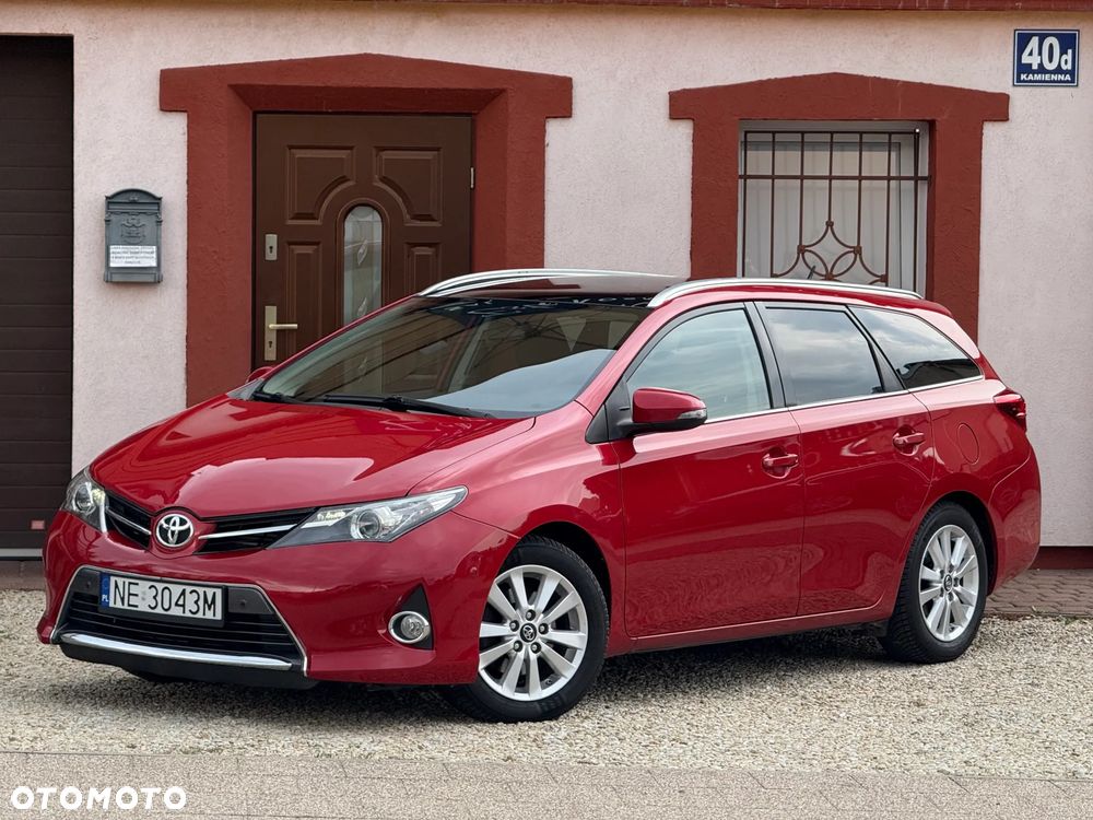 Toyota Auris 2.0 D-4D Premium Comfort - 1