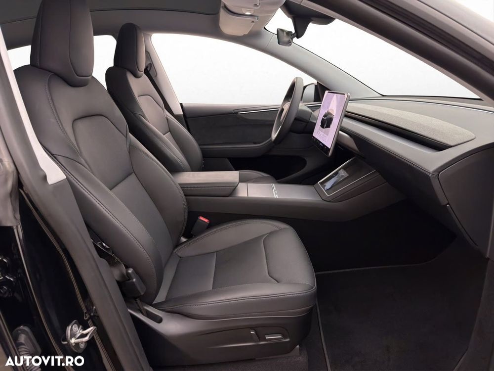 Tesla Model Y Long Range Dual Motor AWD - 22
