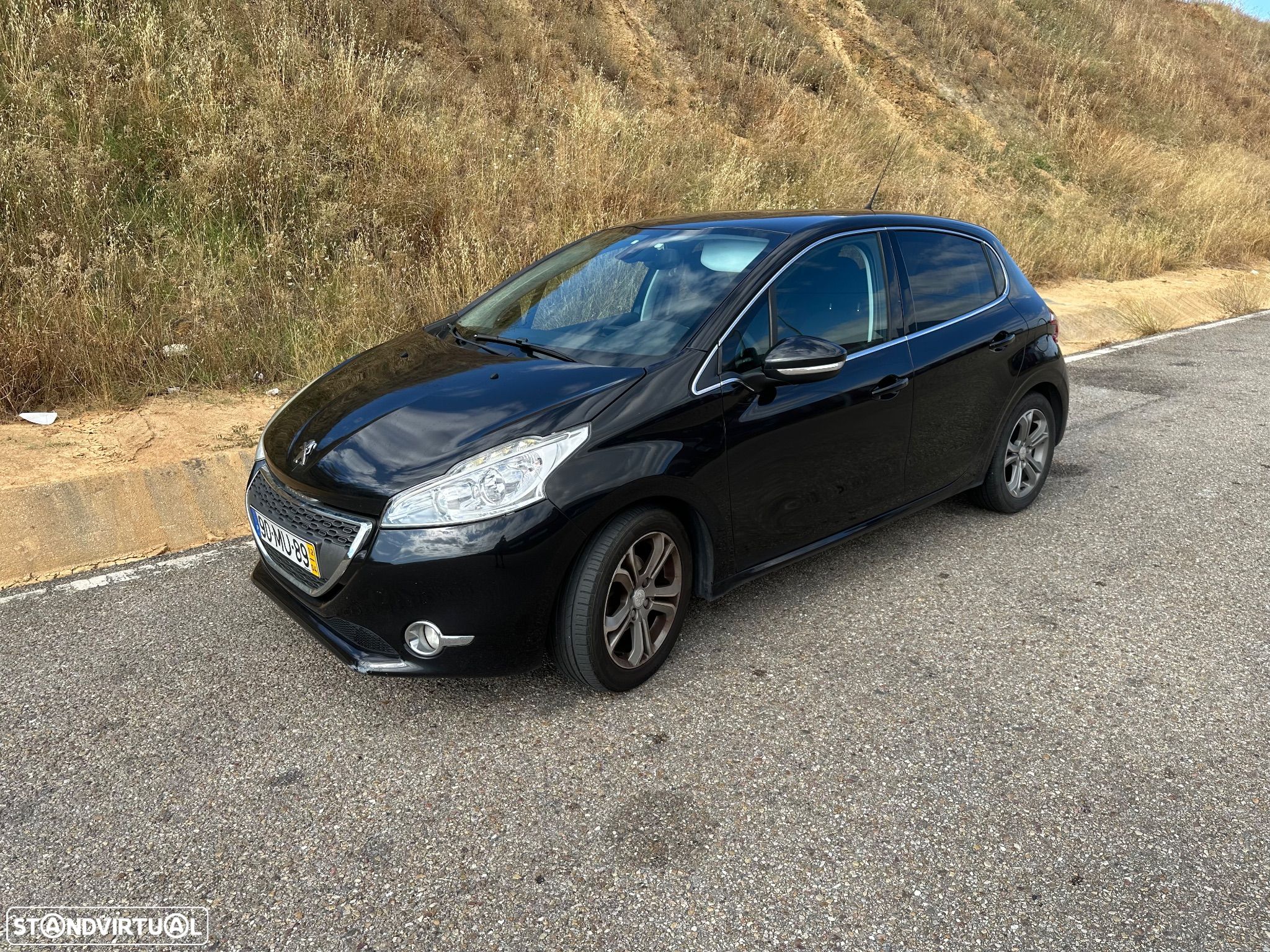 Peugeot 208 1.4 HDi Allure - 1