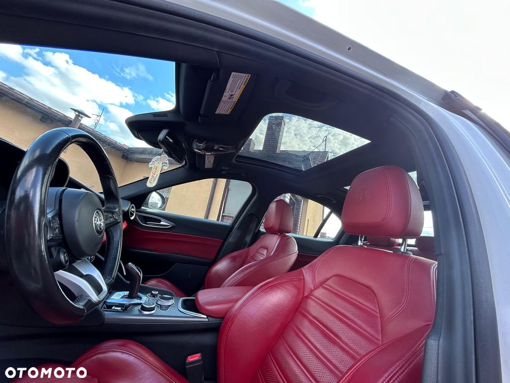 Alfa Romeo Giulia 2.0 Turbo 16V AT8 Veloce Ti - 15