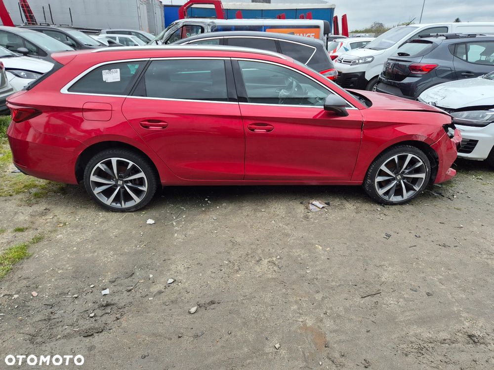Seat Leon Sportstourer 1.4 e-Hybrid DSG FR - 3