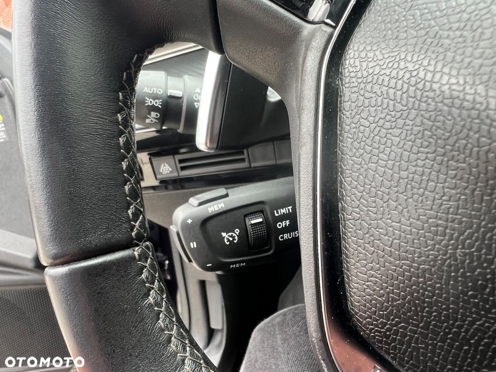 Peugeot 508 BlueHDi 130 EAT8 Allure Pack - 23