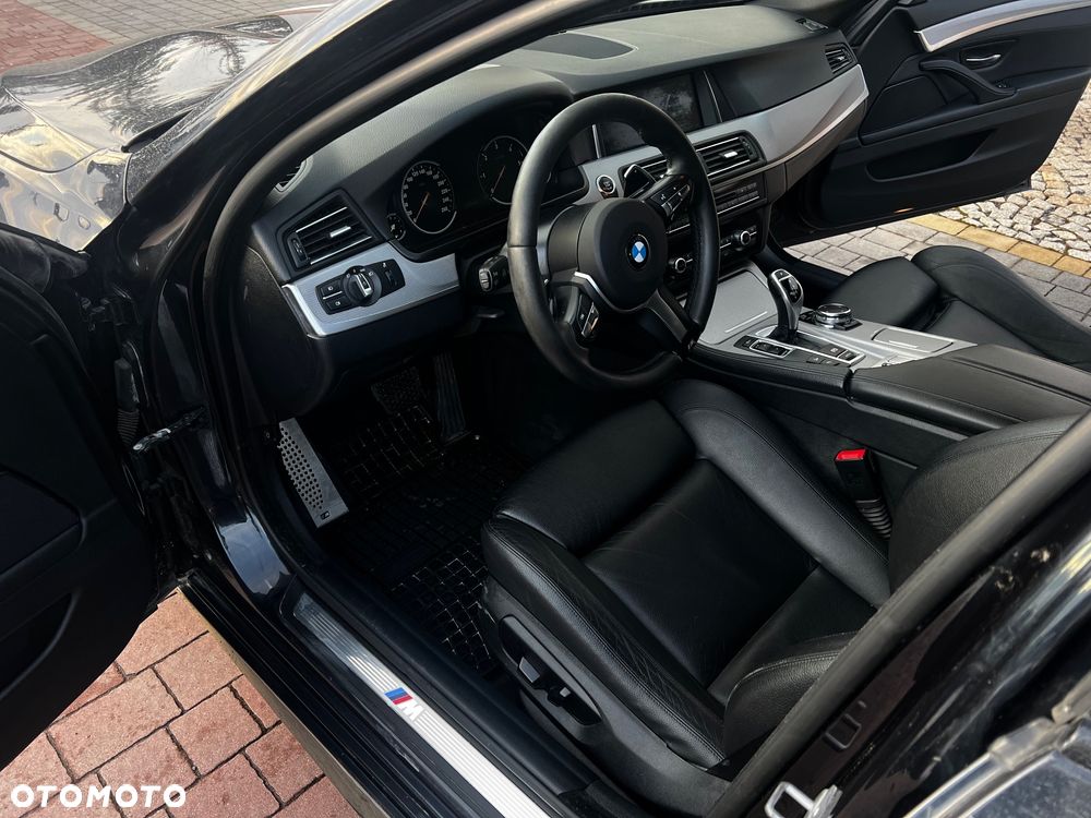 BMW Seria 5 525d xDrive - 25