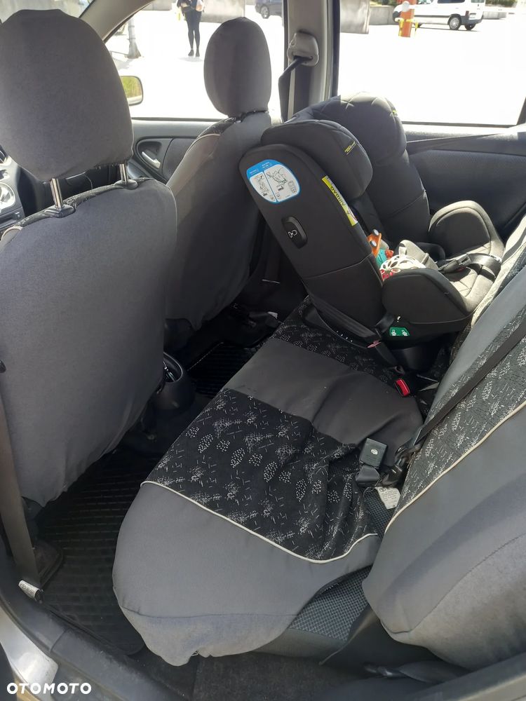 Toyota Yaris 1.4 D-4D - 8