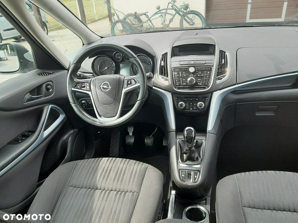 Opel Zafira - 12