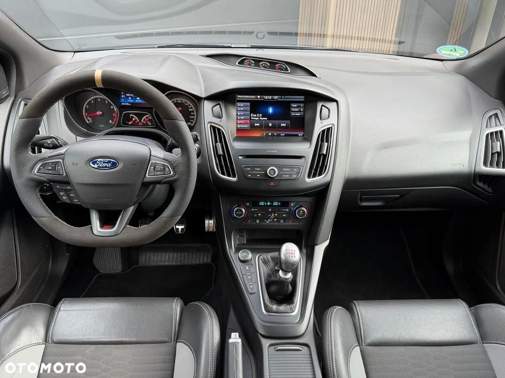 Ford Focus 2.0 EcoBoost ST - 21