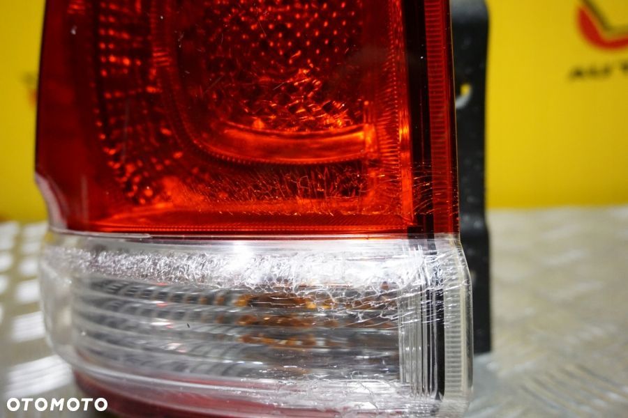 TOYOTA LAND CRUISER LC200 2008 - 2011 LAMPA TYŁ LEWA TYLNA USA - 7