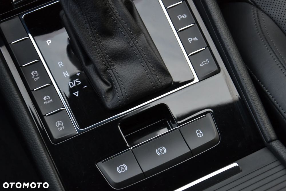 Skoda Superb Combi 2.0 TDI 4x4 DSG L&K - 22