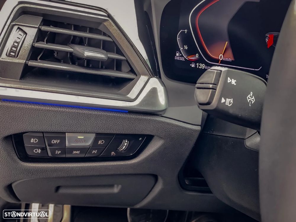 BMW 318 d Pack Desportivo M Auto - 16