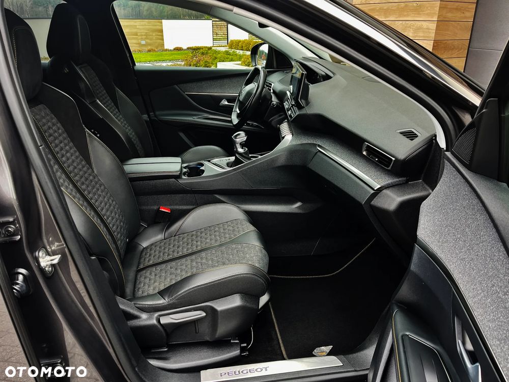 Peugeot 3008 1.2 PureTech Road Trip S&S - 8