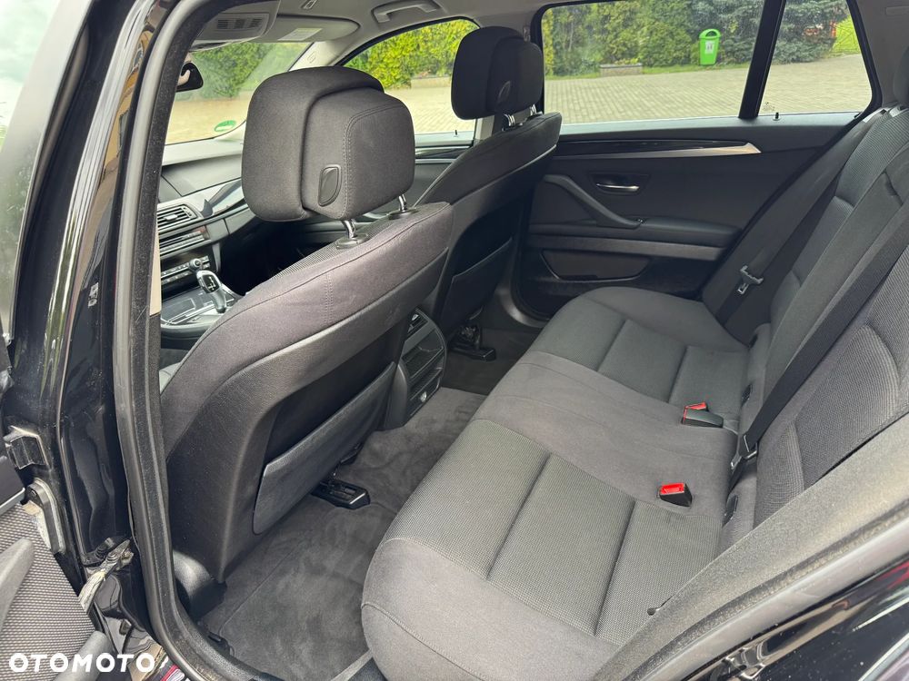 BMW Seria 5 525d - 10