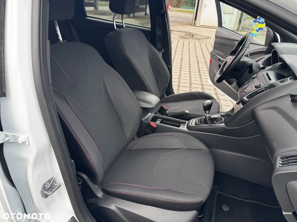 Ford Focus 1.0 EcoBoost Start-Stopp-System ST-LINE - 24