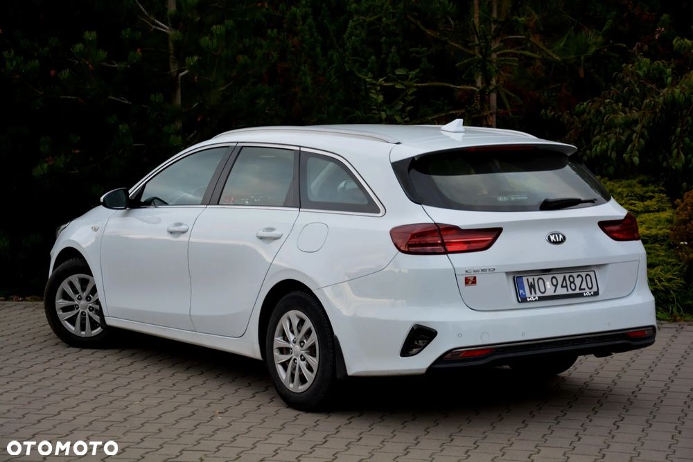 Kia Ceed - 13