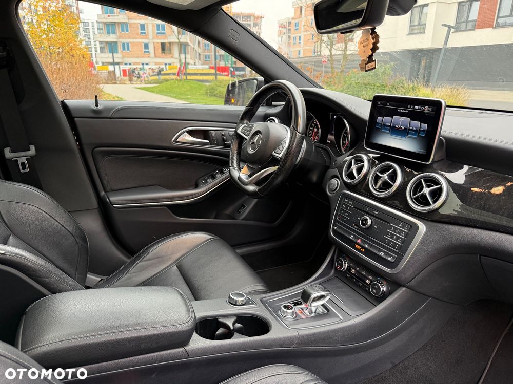 Mercedes-Benz CLA AMG 45 4-Matic - 32