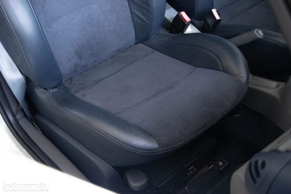 Renault Clio 3.0 V6 Sport - 41