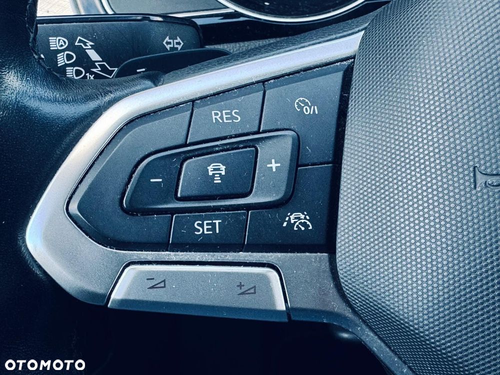 Volkswagen Passat - 23