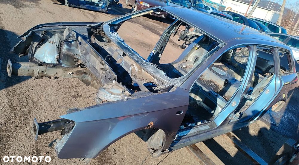 Seat Exeo Ćwiartka podłużnica próg słupek dach LW7Z - 4