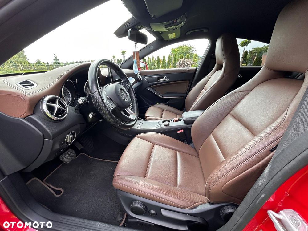 Mercedes-Benz CLA 200 7G-DCT - 16