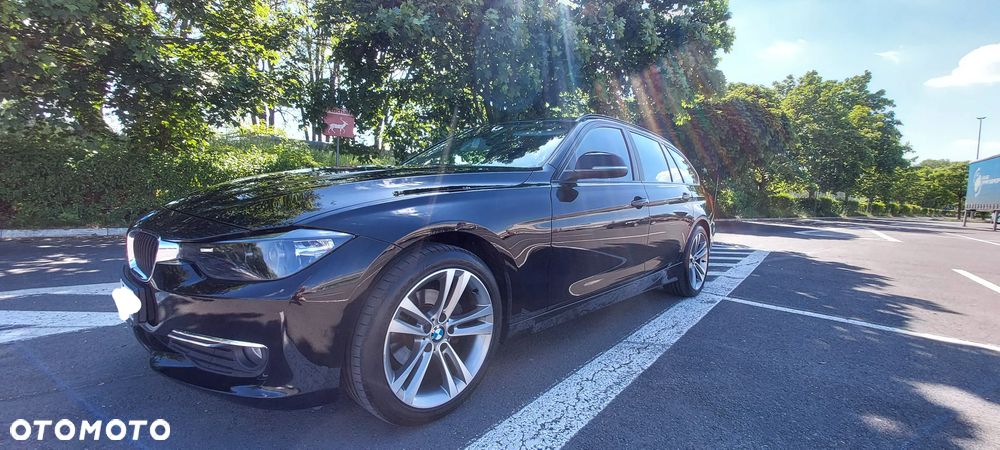 BMW Seria 3 320i - 4
